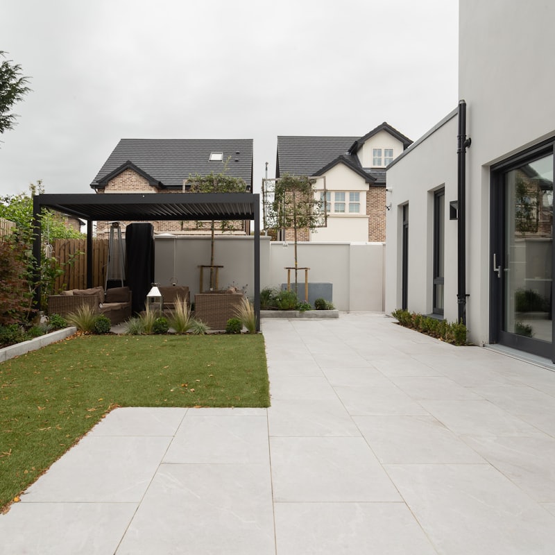 Modern rear house extension in London opening onto a landscaped garden